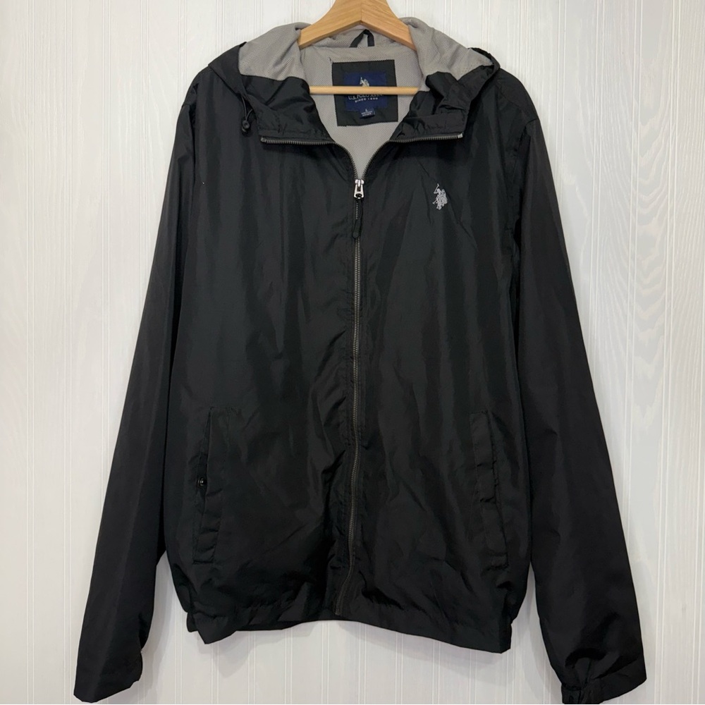U.S. Polo Assn. black lightweight zip up jacket size Large